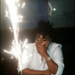 Meet your Posher, Ava